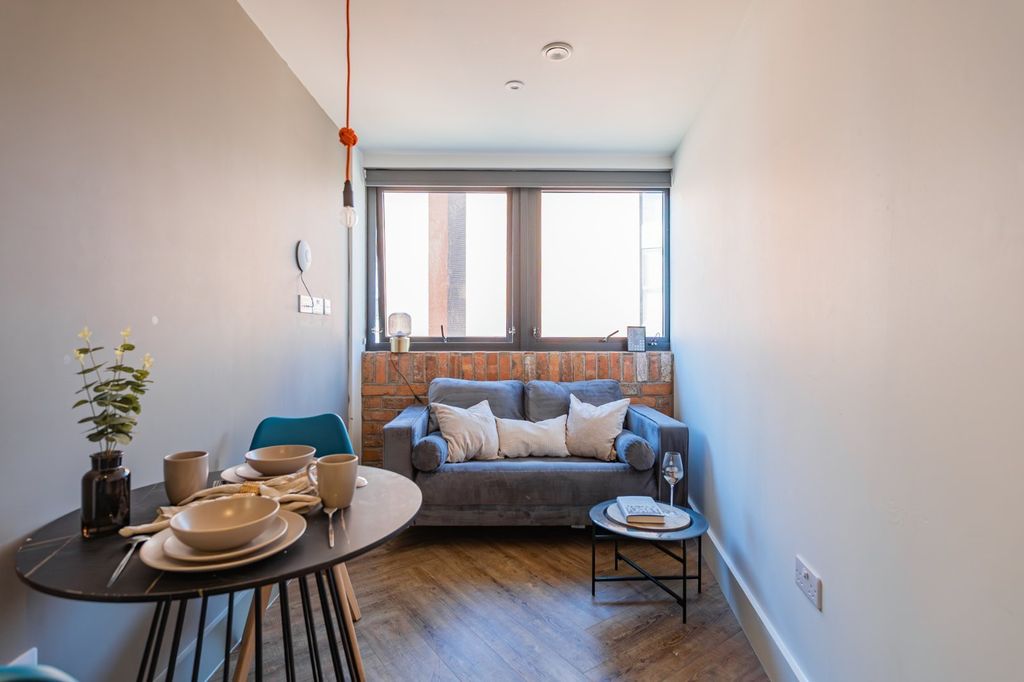 Property photo 2 of 18 Picture No. 14