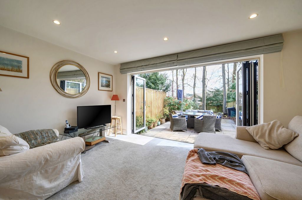 Property photo 2 of 15 1434219-17-69c52c...