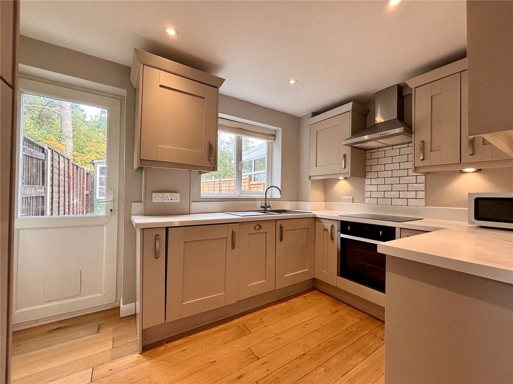Property photo 3 of 11 Picture No. 02