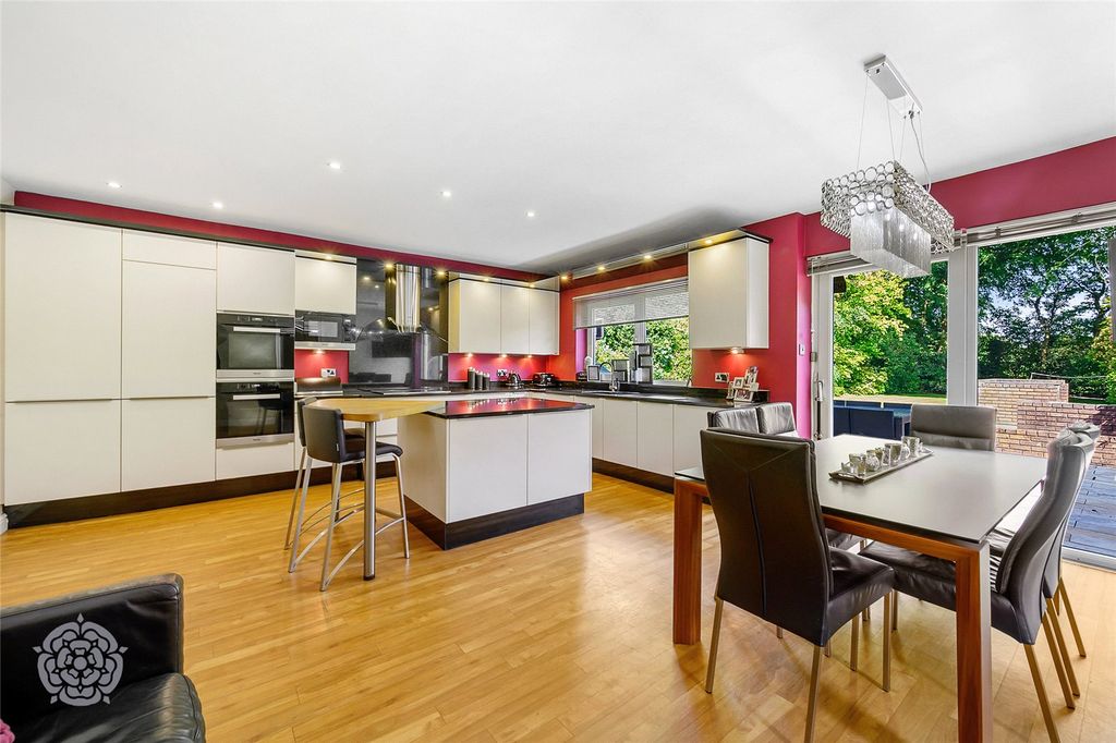Property photo 3 of 38 Picture No. 92
