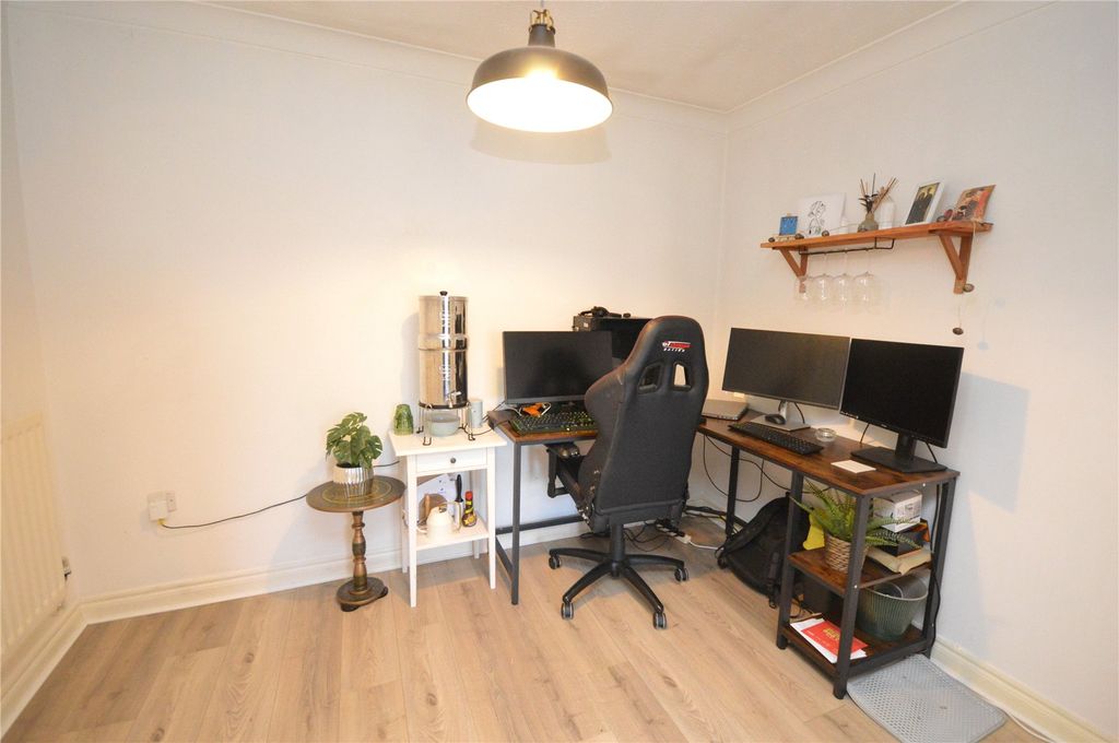 Property photo 3 of 8 Picture 3