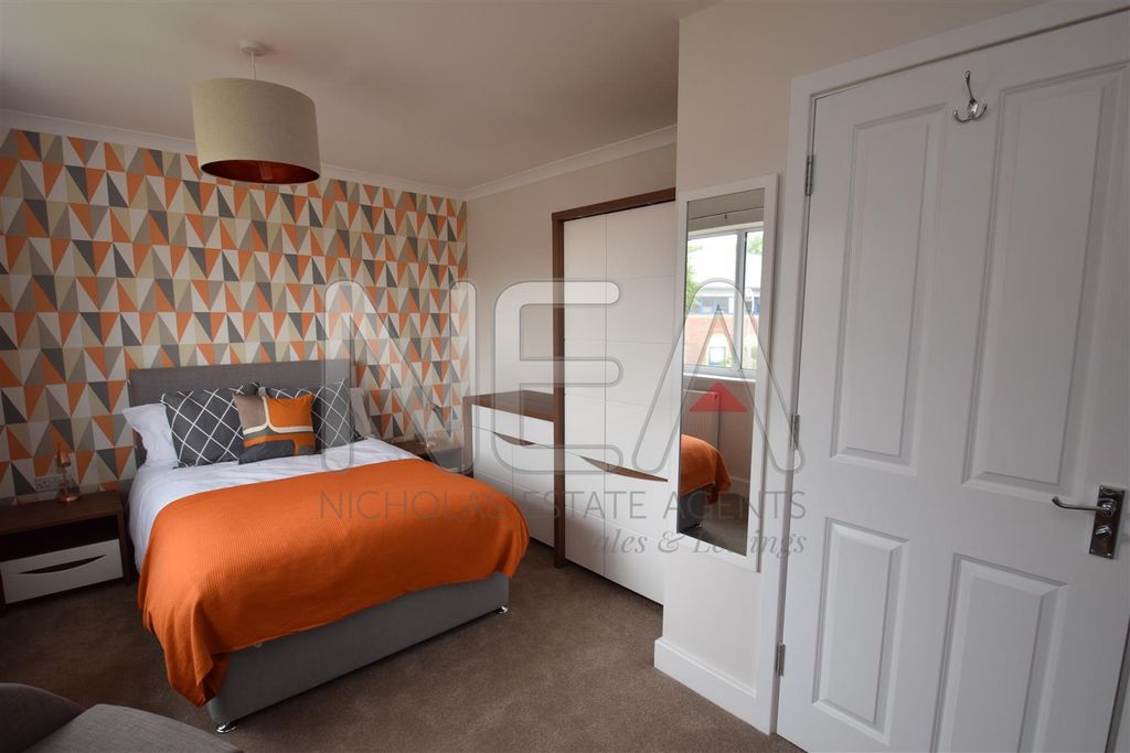 Property photo 2 of 8 Bedroom Five & En-Suite