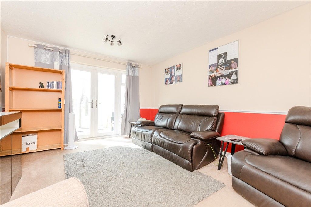 Property photo 2 of 13 Lounge