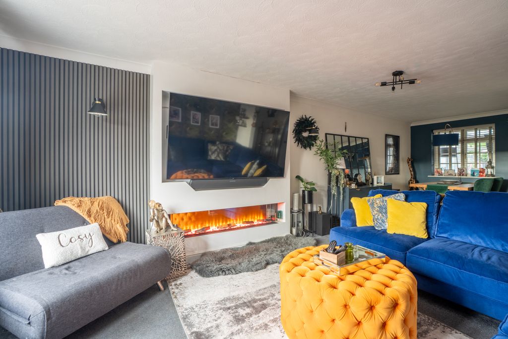 Property photo 2 of 12 Corncroft4