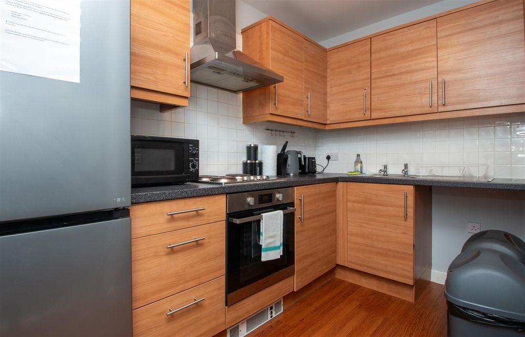 Property photo 3 of 11 32Car_6.Jpg