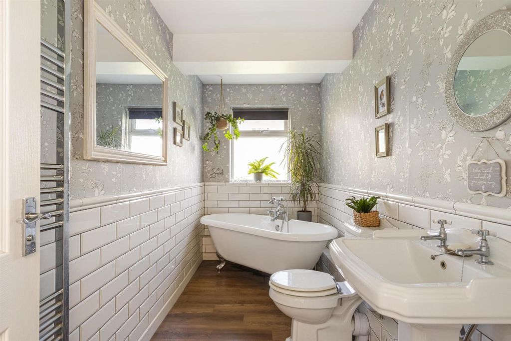 Property photo 2 of 39 010A8367-Hdr.Jpg