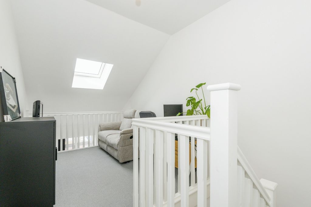 Property photo 3 of 10 Reception