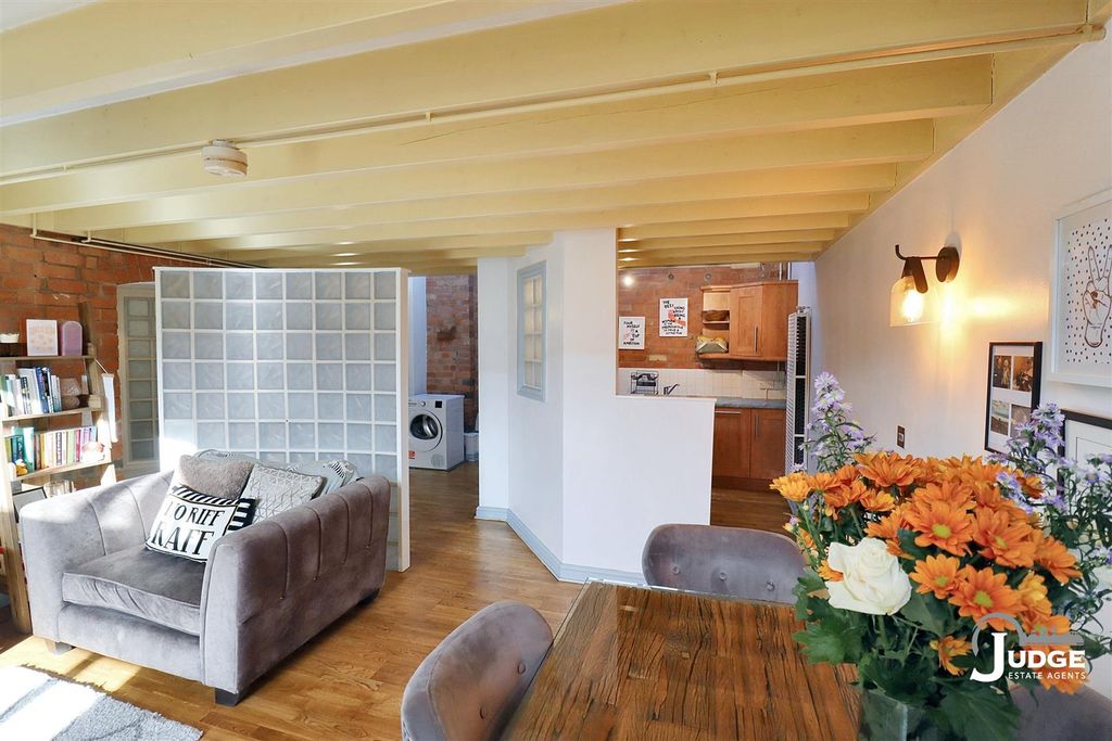 Property photo 3 of 40 Img_7164.Jpg