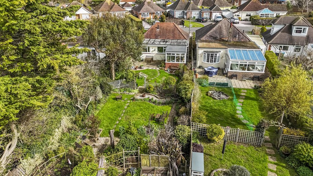 Property photo 2 of 25 11 Highdown Way Drone-003.Jpg