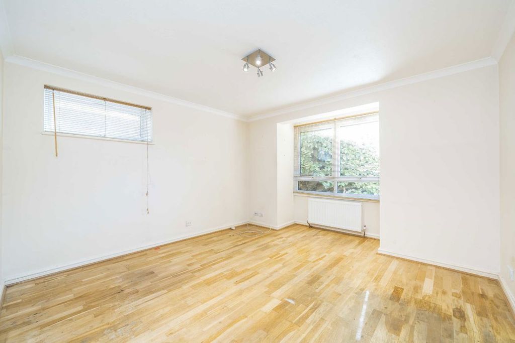 Property photo 2 of 4