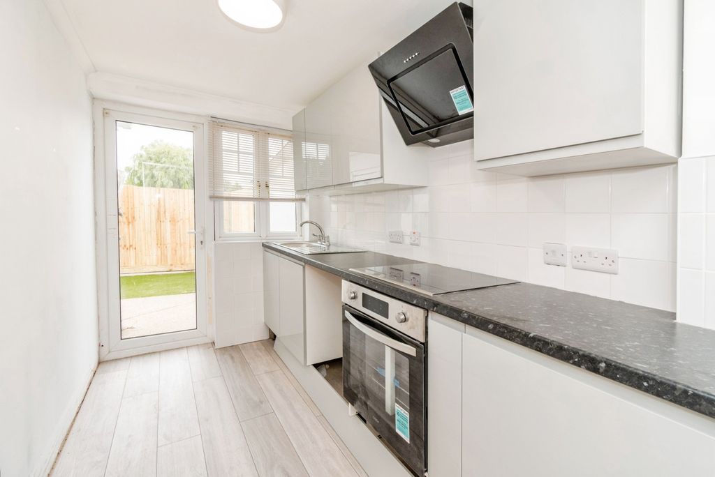 Property photo 2 of 20 Pbox-Img.Jpg