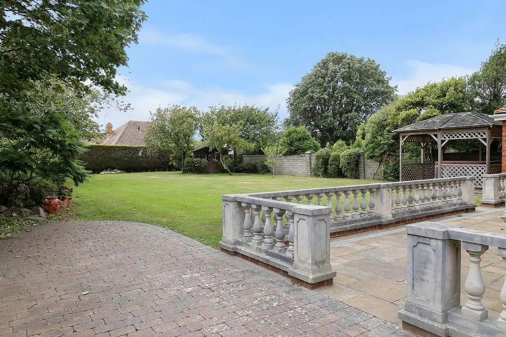 Property photo 3 of 26 Picture No. 12