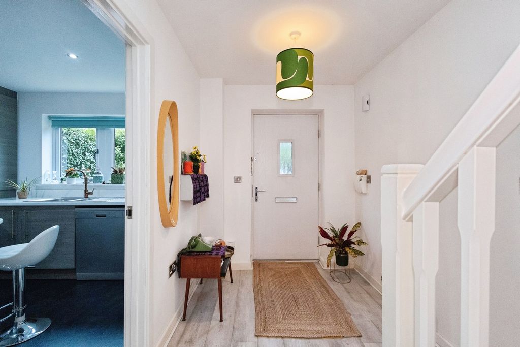 Property photo 2 of 27 Pbox-Img.Jpg