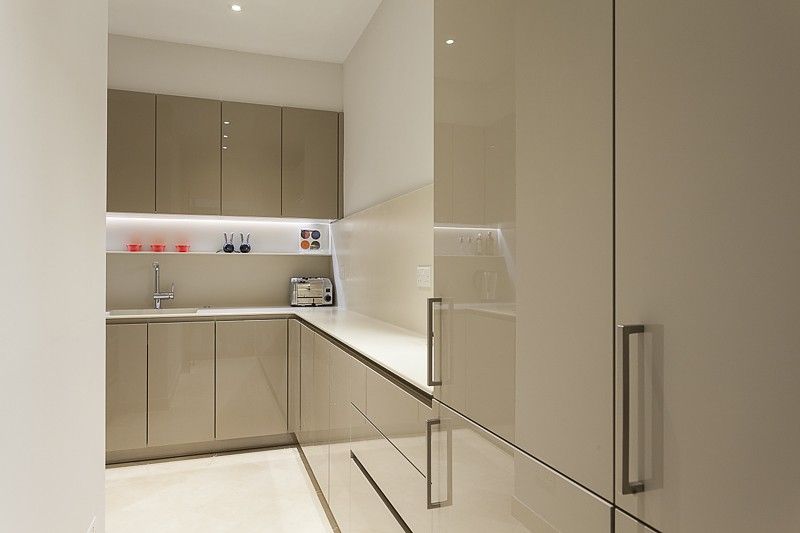 Property photo 3 of 6 Kitchen