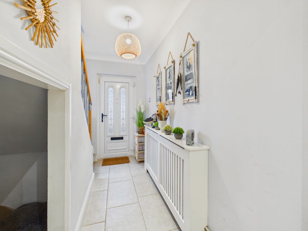 Property photo 2 of 44 Cam05068G0-Pr0066-Still001