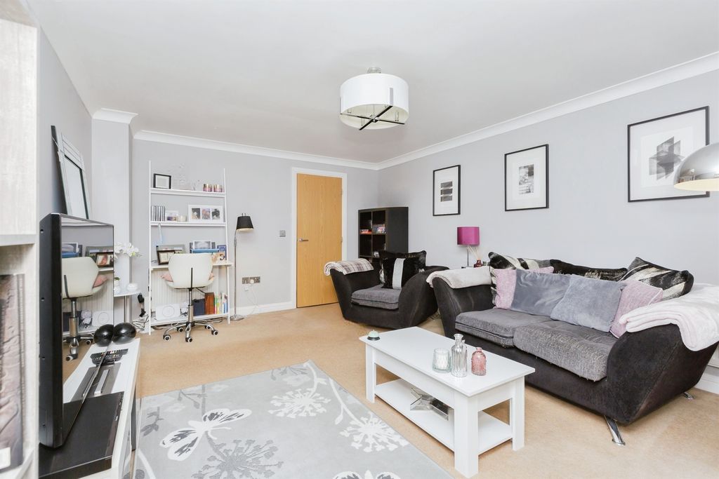 Property photo 3 of 19