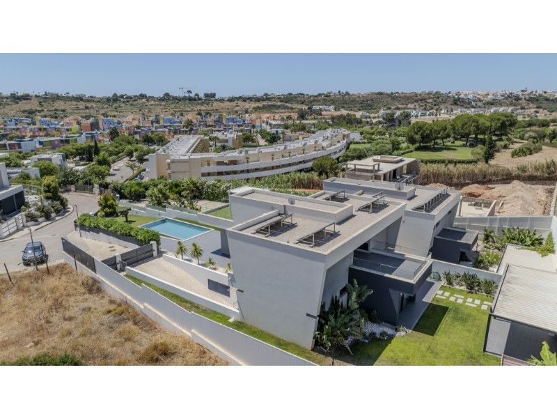 Property photo 2 of 59