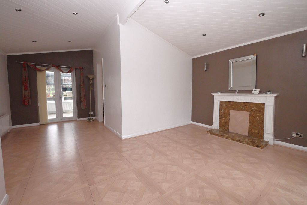 Property photo 3 of 18 3