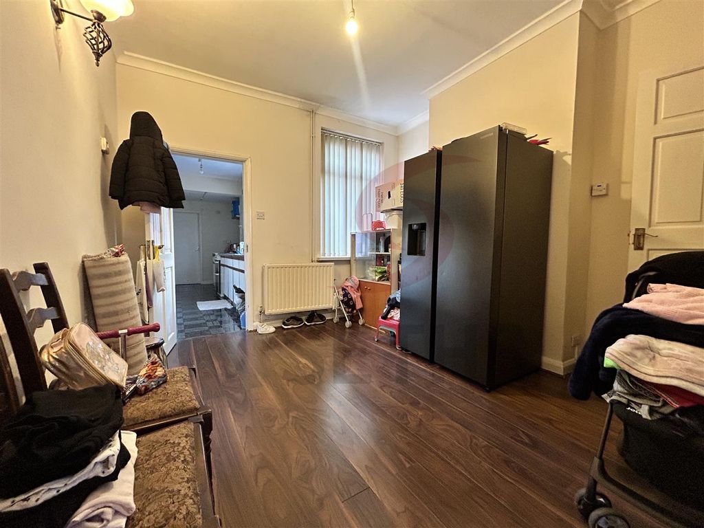 Property photo 3 of 8 Dining Room