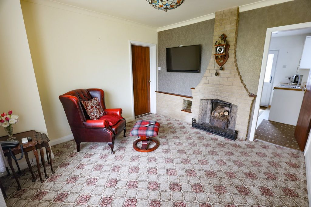 Property photo 2 of 11