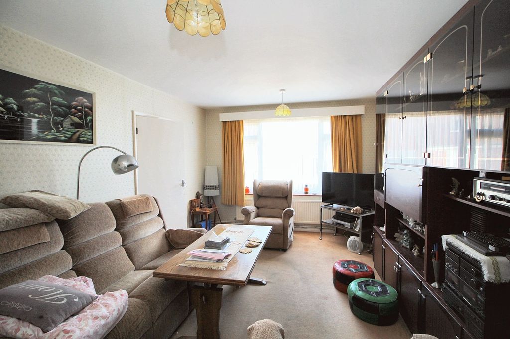 Property photo 2 of 9