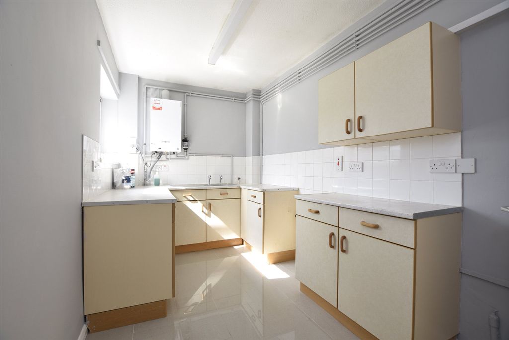 Property photo 2 of 5 Kitchen