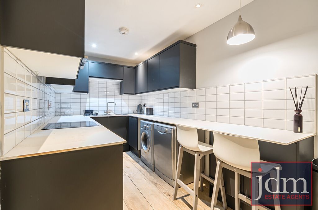 Property photo 3 of 9 De782d45-25A8-49d...