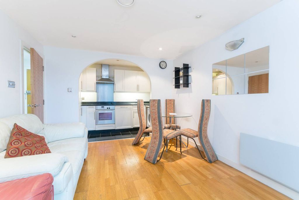 Property photo 3 of 9