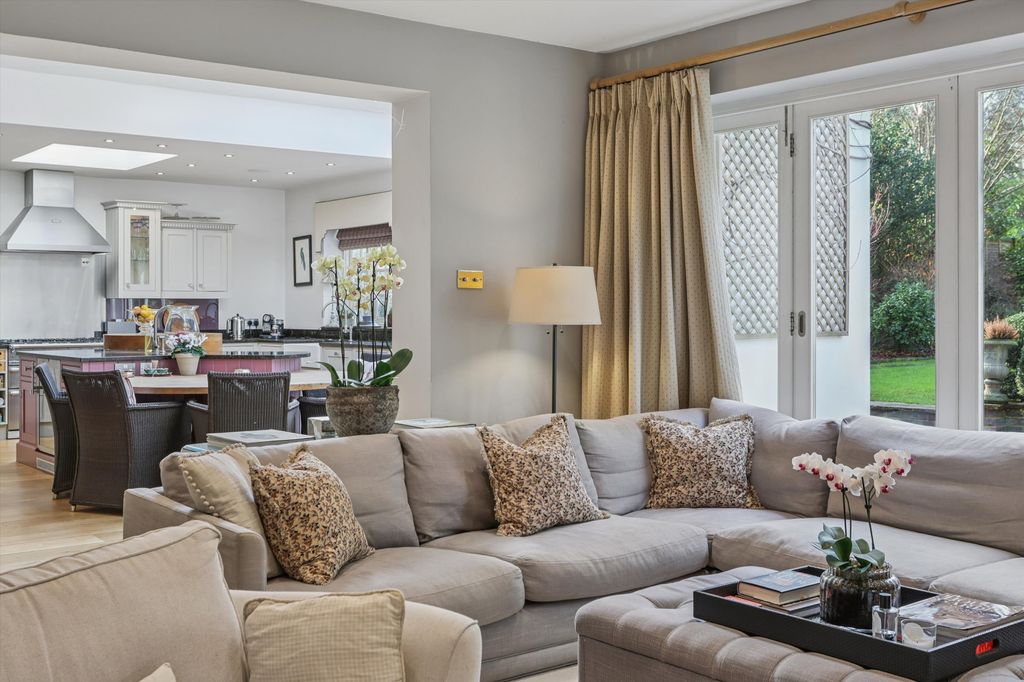 Property photo 2 of 28 Image