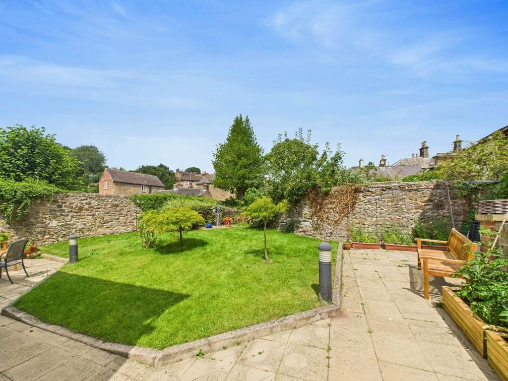 Property photo 2 of 19 Outside &amp; Parking