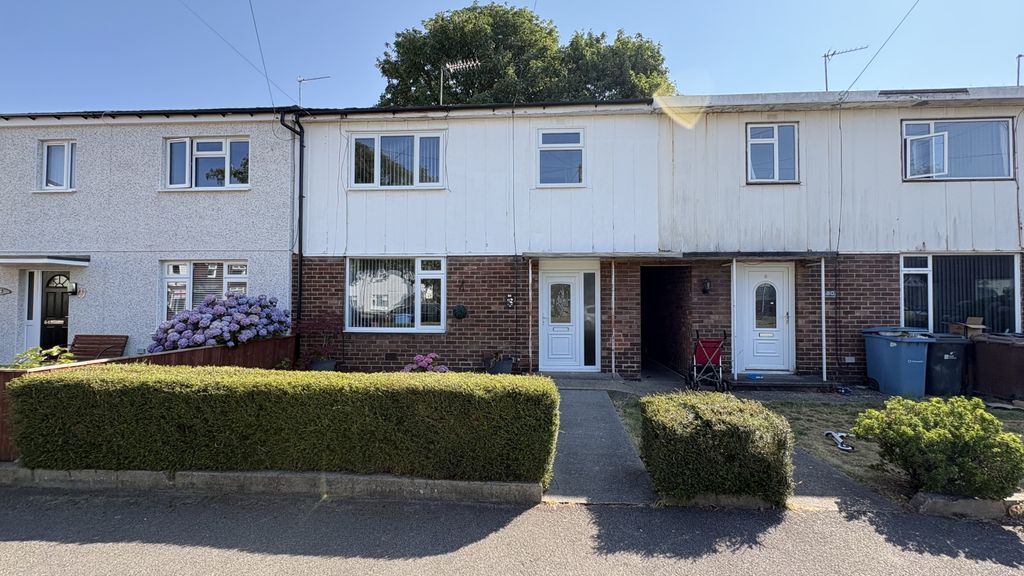 Property photo 1 of 14 Three Bedroom House