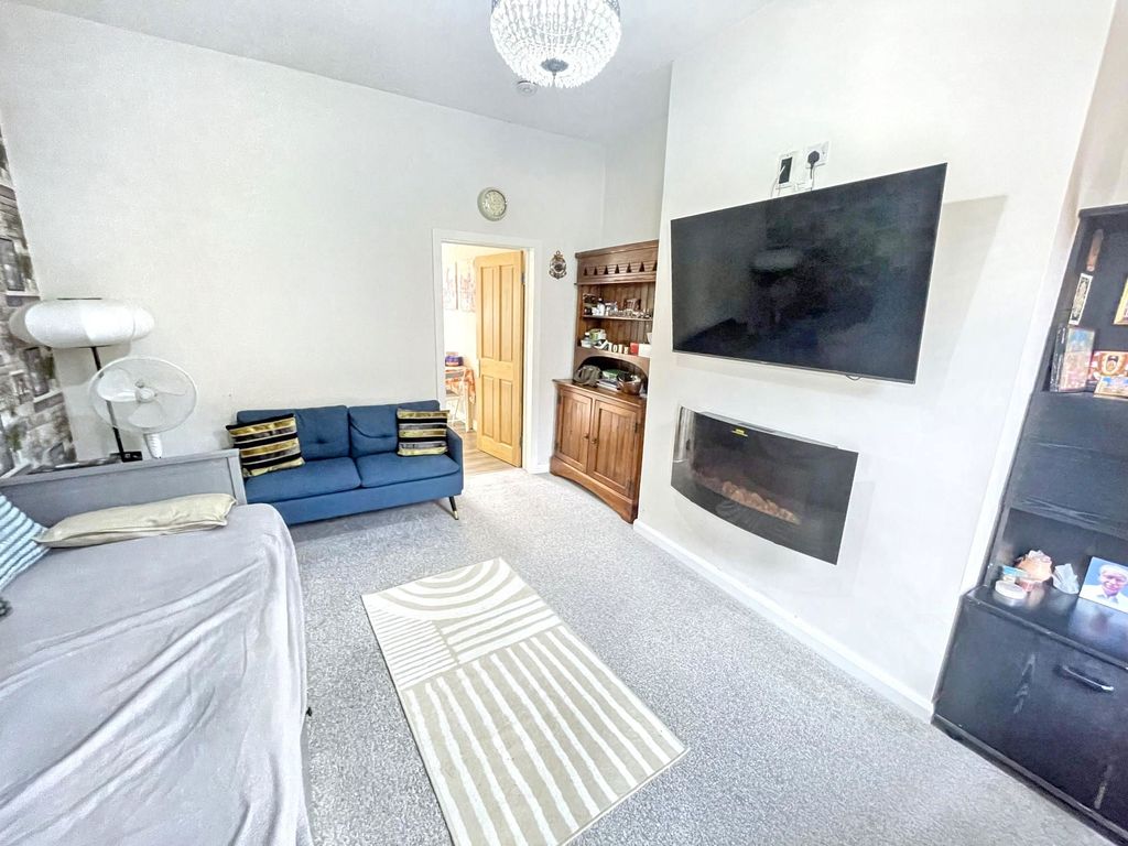 Property photo 3 of 7