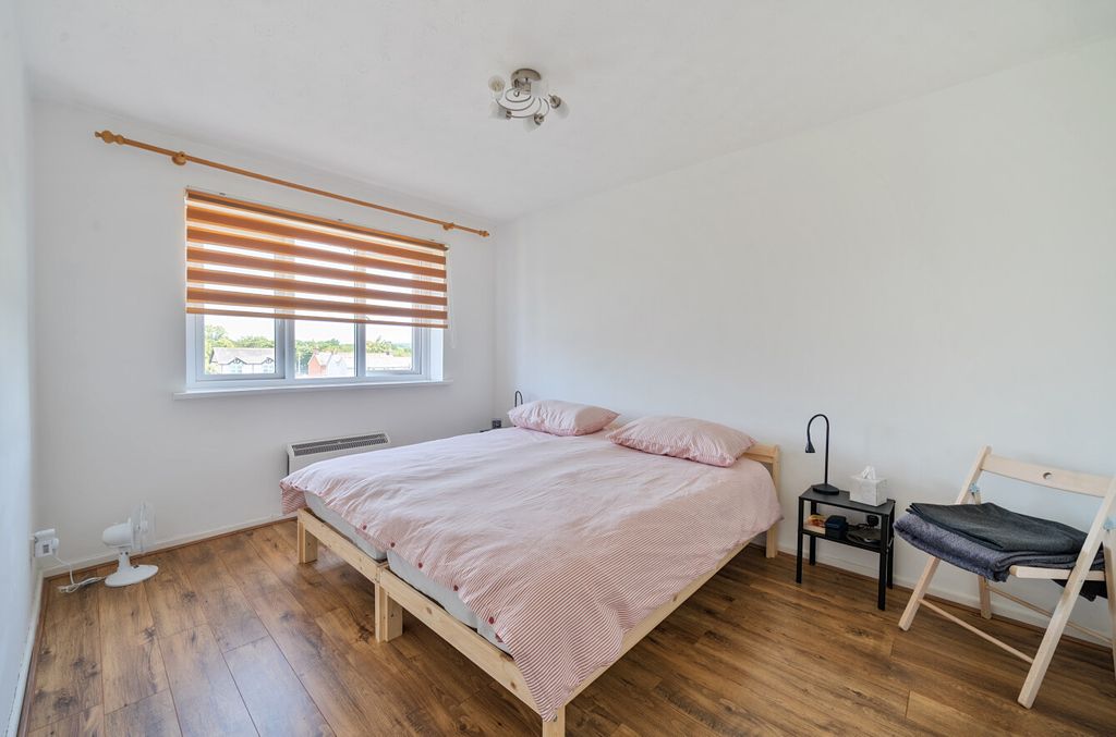 Property photo 3 of 9 1481085-10-6A3Aa0...