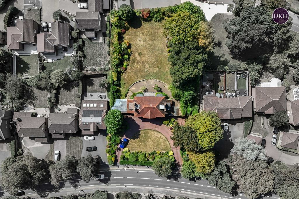 Property photo 2 of 28 Picture No. 03