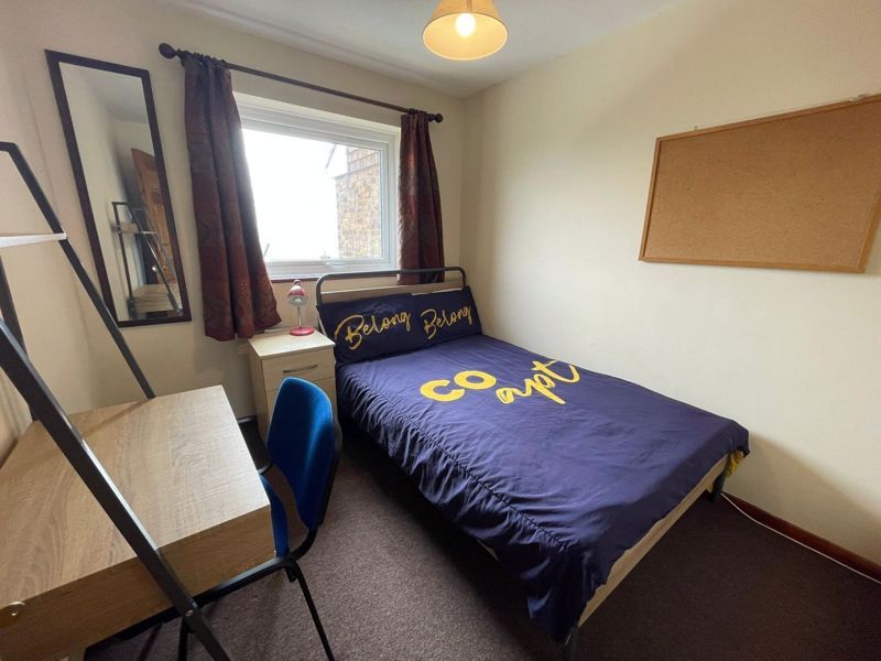 Property photo 3 of 8 Photo 12