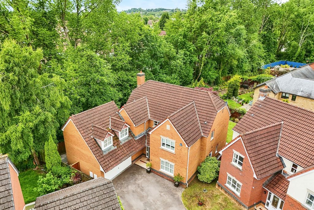 Property photo 1 of 31