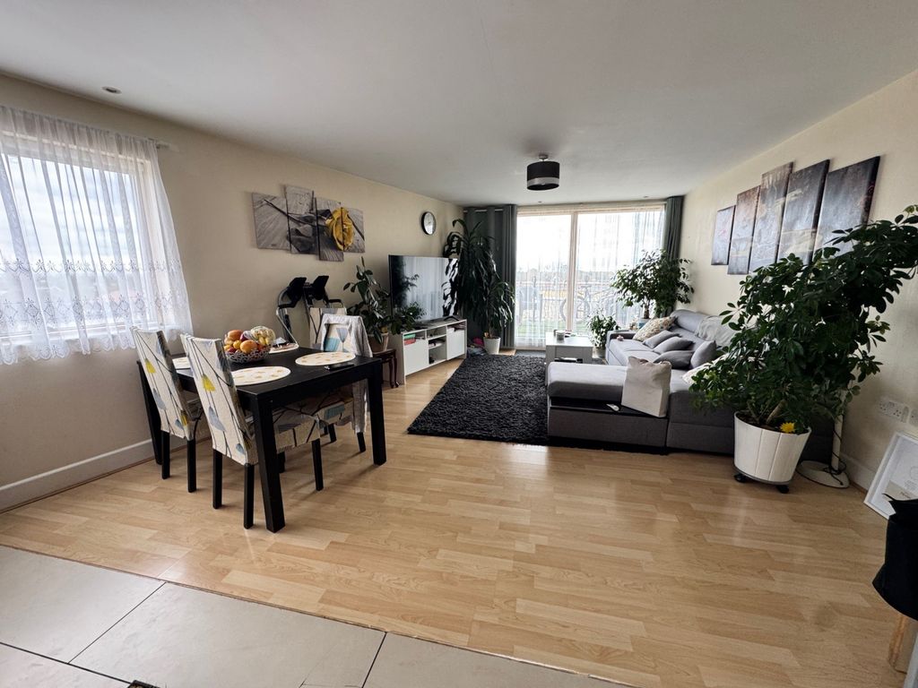 Property photo 3 of 12 Gallery