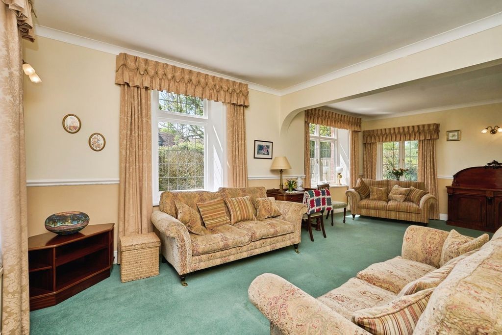 Property photo 2 of 35