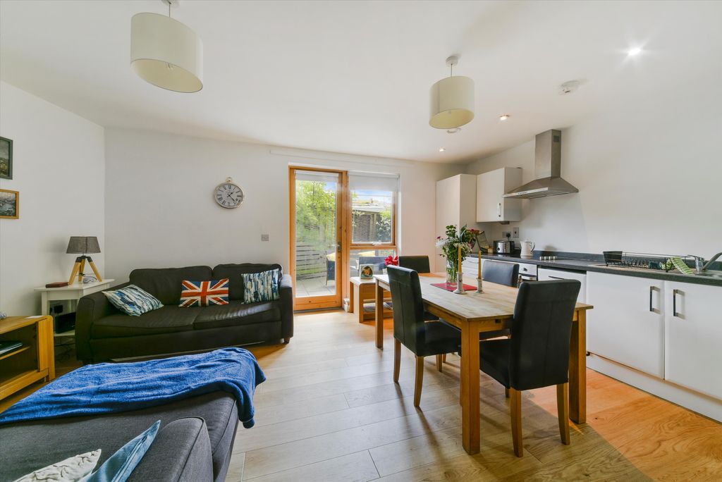 Property photo 1 of 12 Image