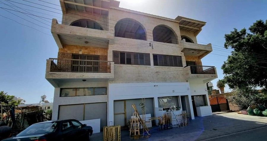 Property photo 1 of 3