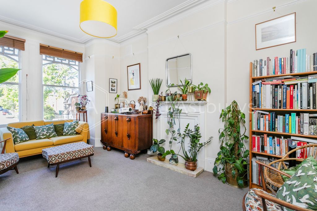Property photo 3 of 13 5
