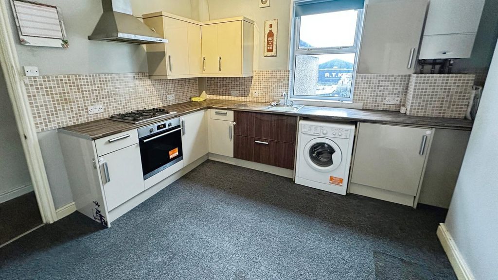 Property photo 3 of 8 0586B00d-Img_0768.Jpg