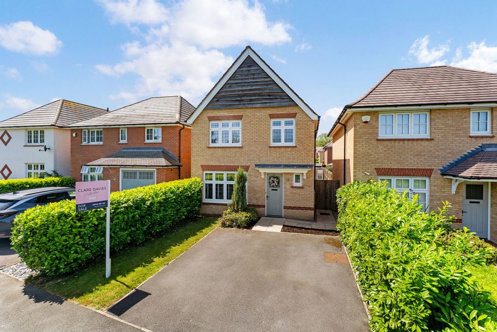 Property photo 1 of 32