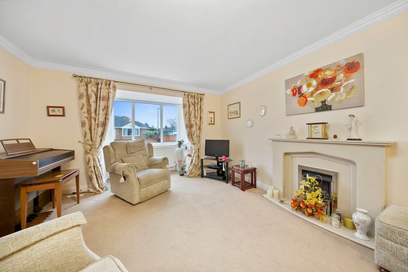 Property photo 2 of 26 Living-Room