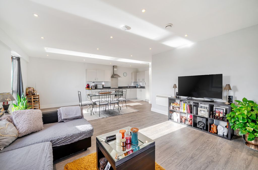 Property photo 2 of 12