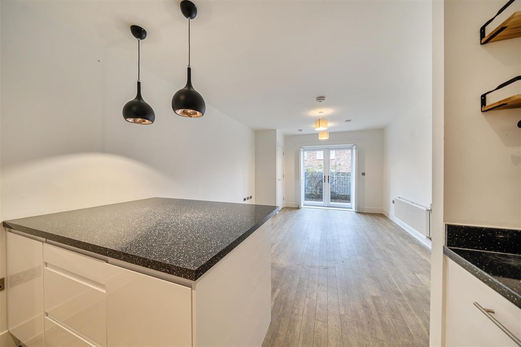 Property photo 2 of 23 1417462-6-69985198839E9.Jpg