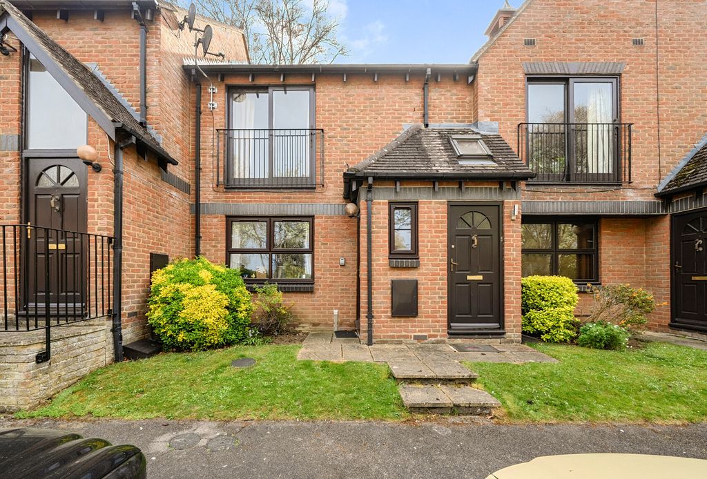 Property photo 1 of 8 1439320-15-69d769...