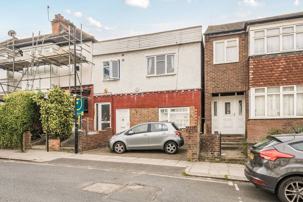 Property photo 1 of 11