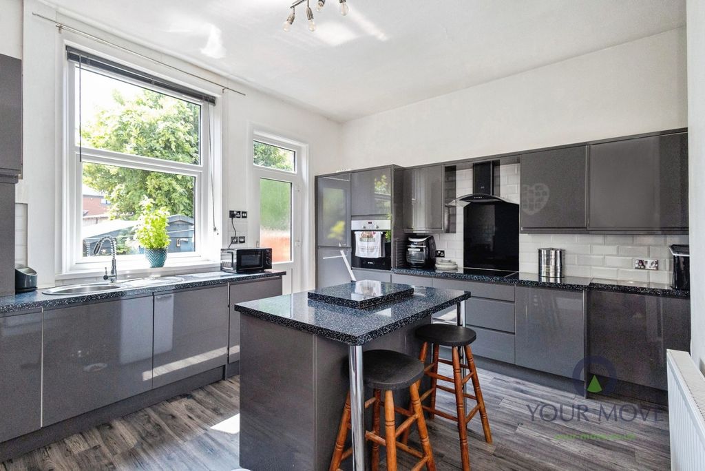 Property photo 2 of 12 Pbox-Img.Jpg