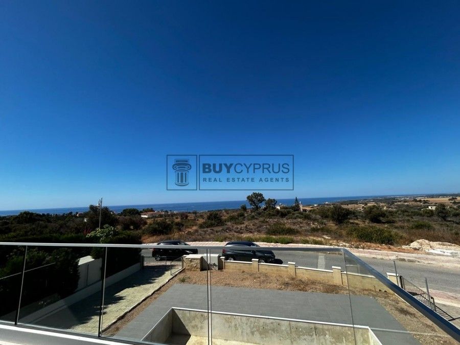 Property photo 3 of 32